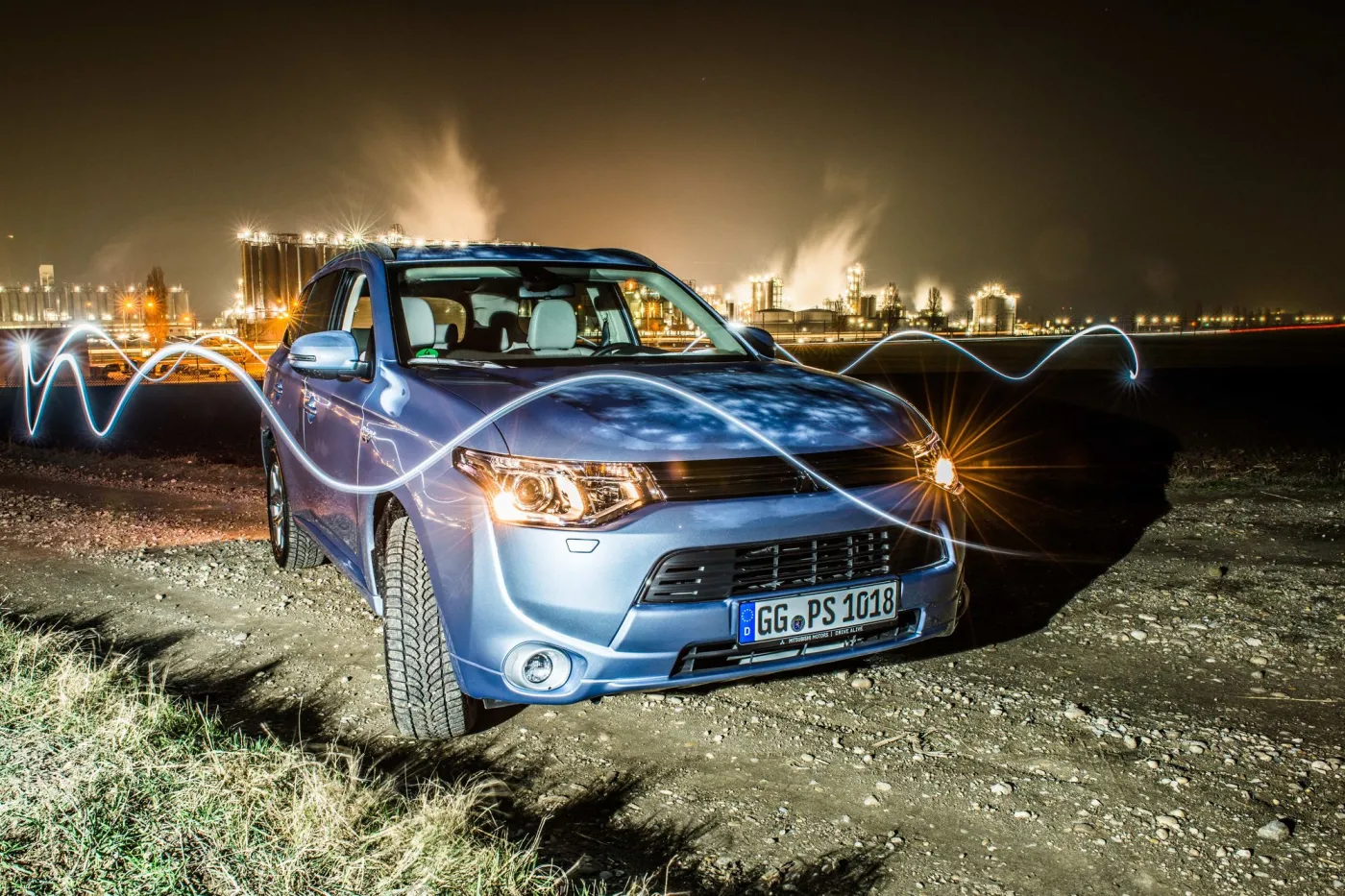 5544807-mitsubishi-outlander-phev-spala.jpg