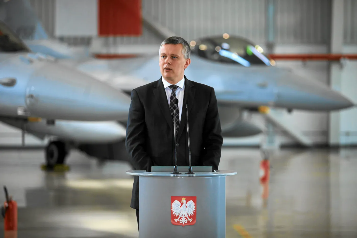 5602741-minister-obrony-narodowej-tomasz.jpg