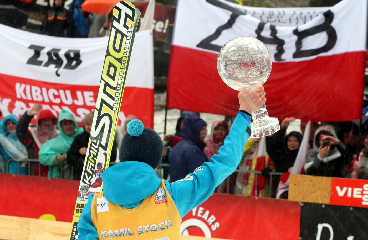 6084049-kamil-stoch-razem-z-zona-cieszyl.jpg