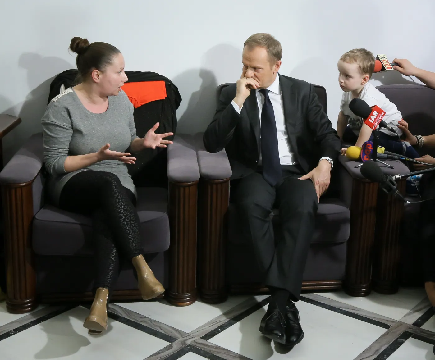 6082404-donald-tusk-w-sejmie-na-spotkaniu.jpg