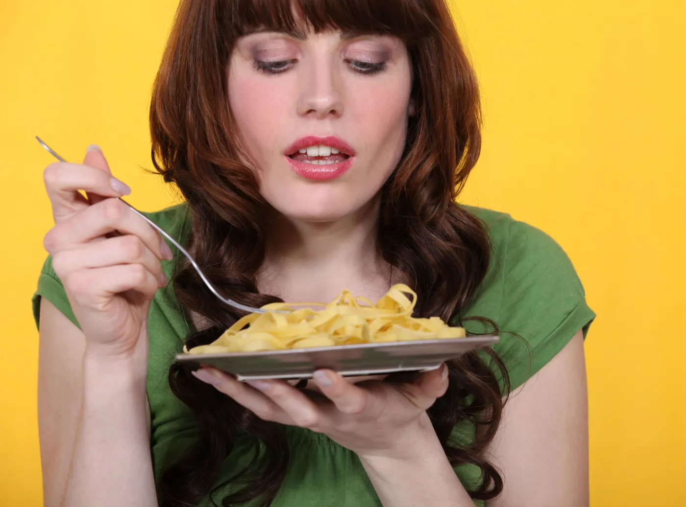 kobieta je posiłek dieta makaron