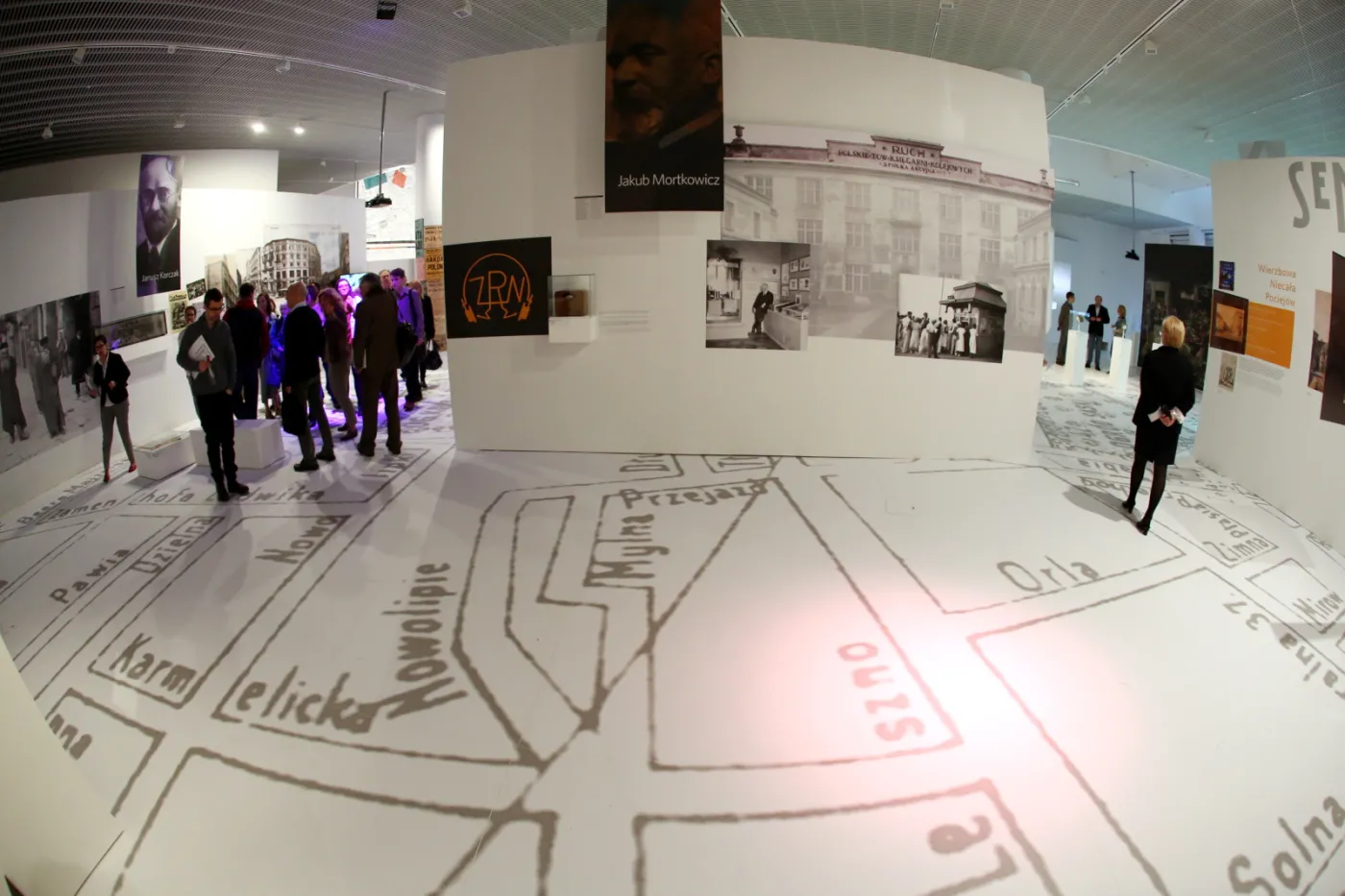 6103250-wystawa-warszawa-warsze-w-muzeum.jpg