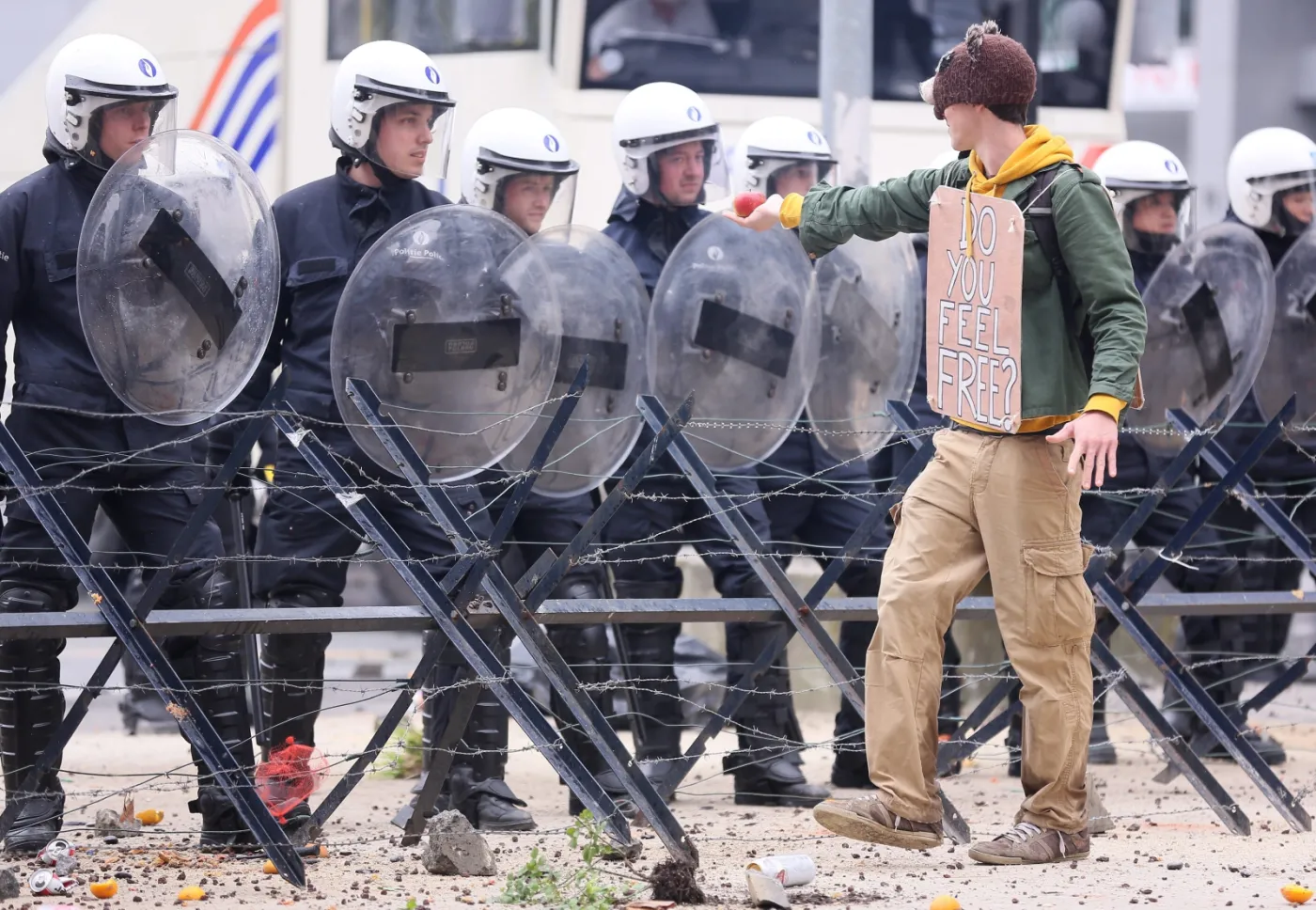 Krew, gaz łzawiący i kamienie w Brukseli. Tak protestowali związkowcy