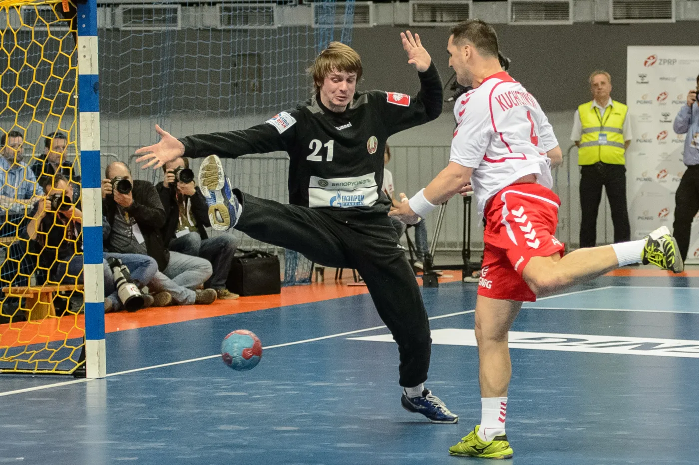 6134808-polscy-szczypiornisci-pokonali.jpg
