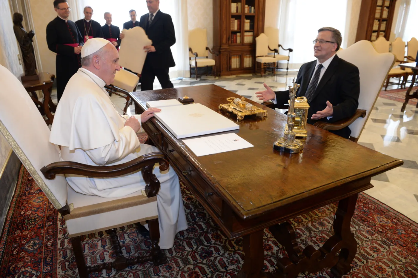 6208307-prezydent-komorowski-na-audiencji.jpg