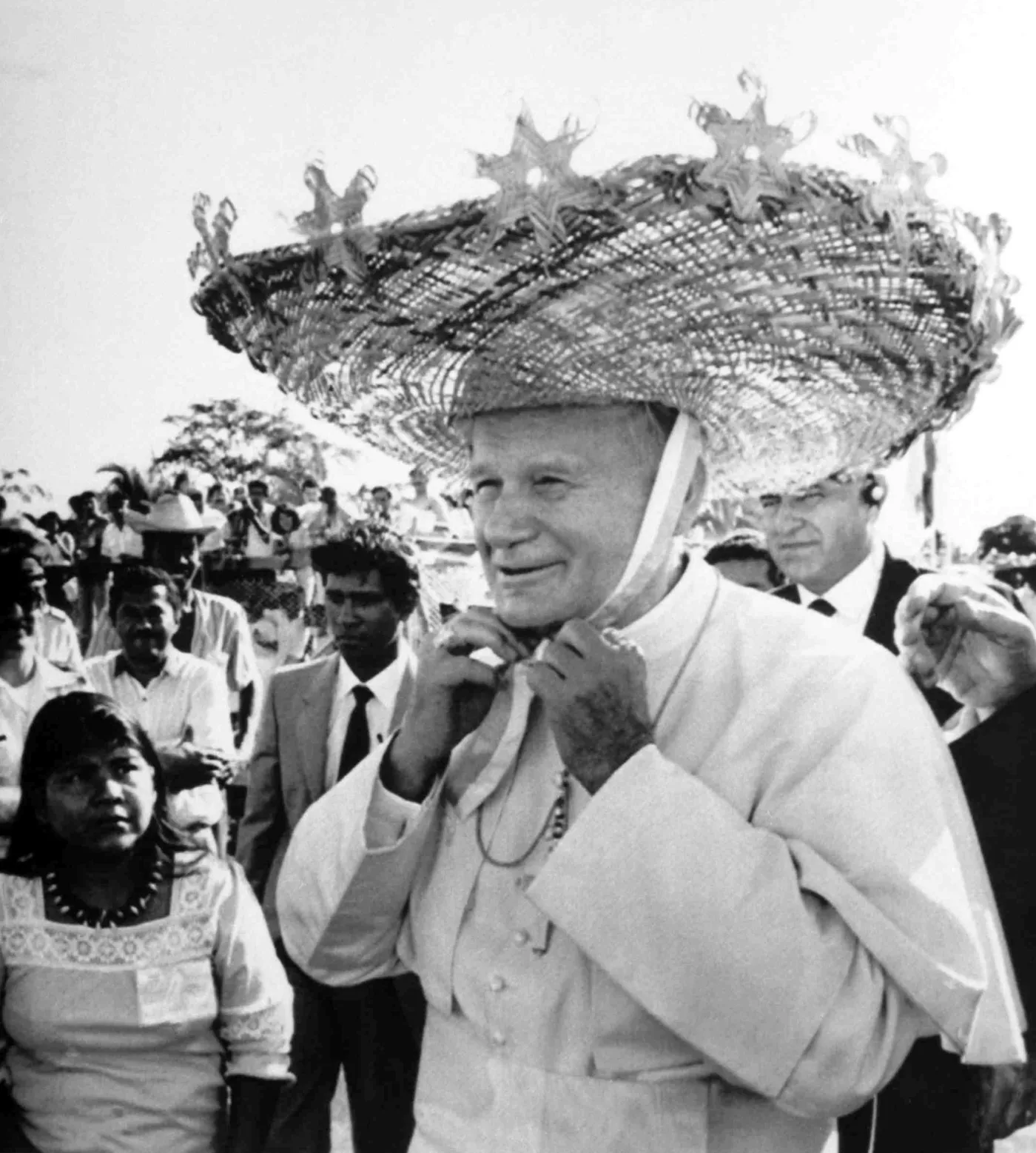 "A jakoś człapię". Jan Paweł II i jego najlepsze żarty. ZDJĘCIA