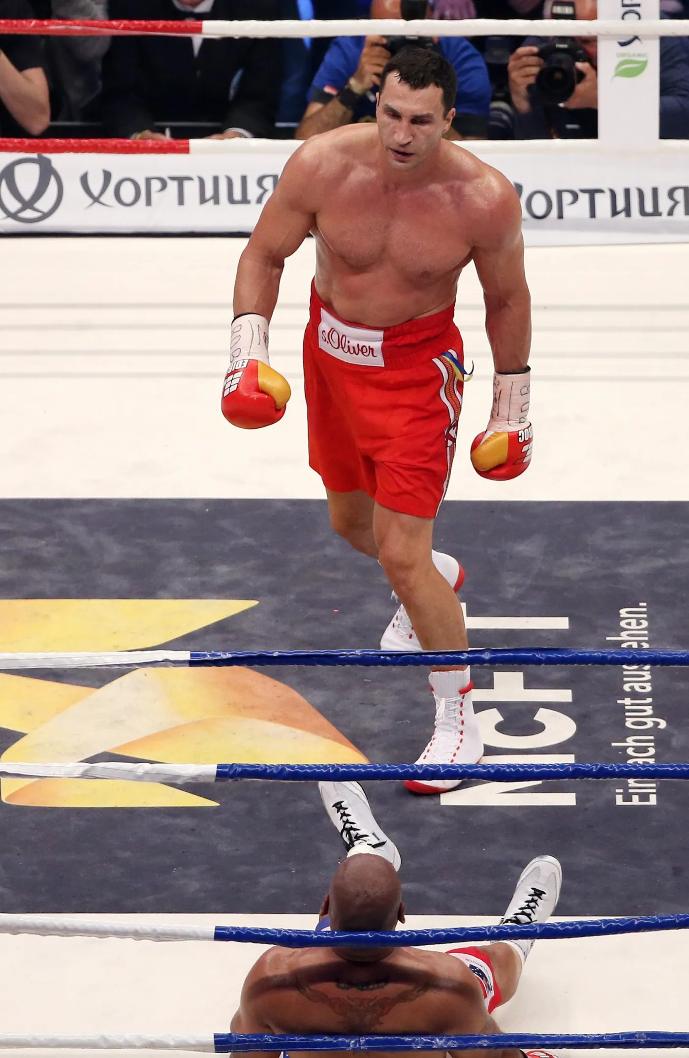 6209812-wladimir-kliczko-poslal-rywala.jpg