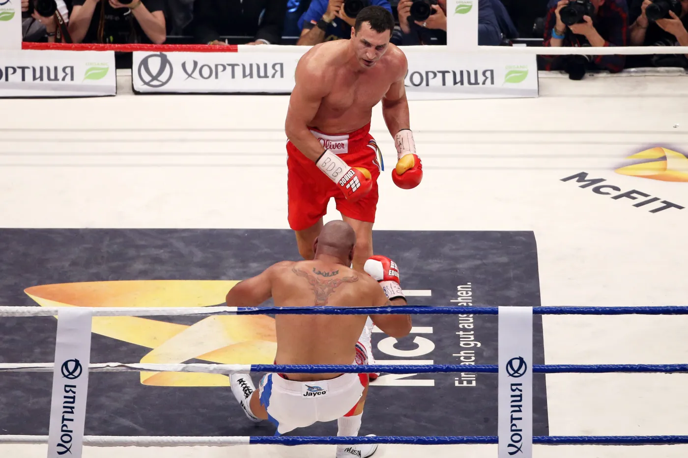 6209870-wladimir-kliczko-poslal-rywala.jpg