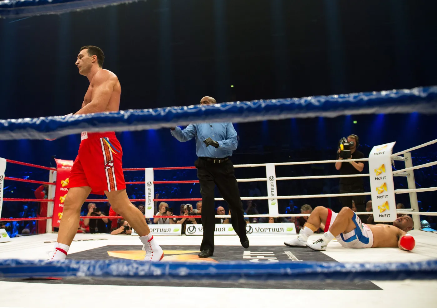 6209986-wladimir-kliczko-poslal-rywala.jpg