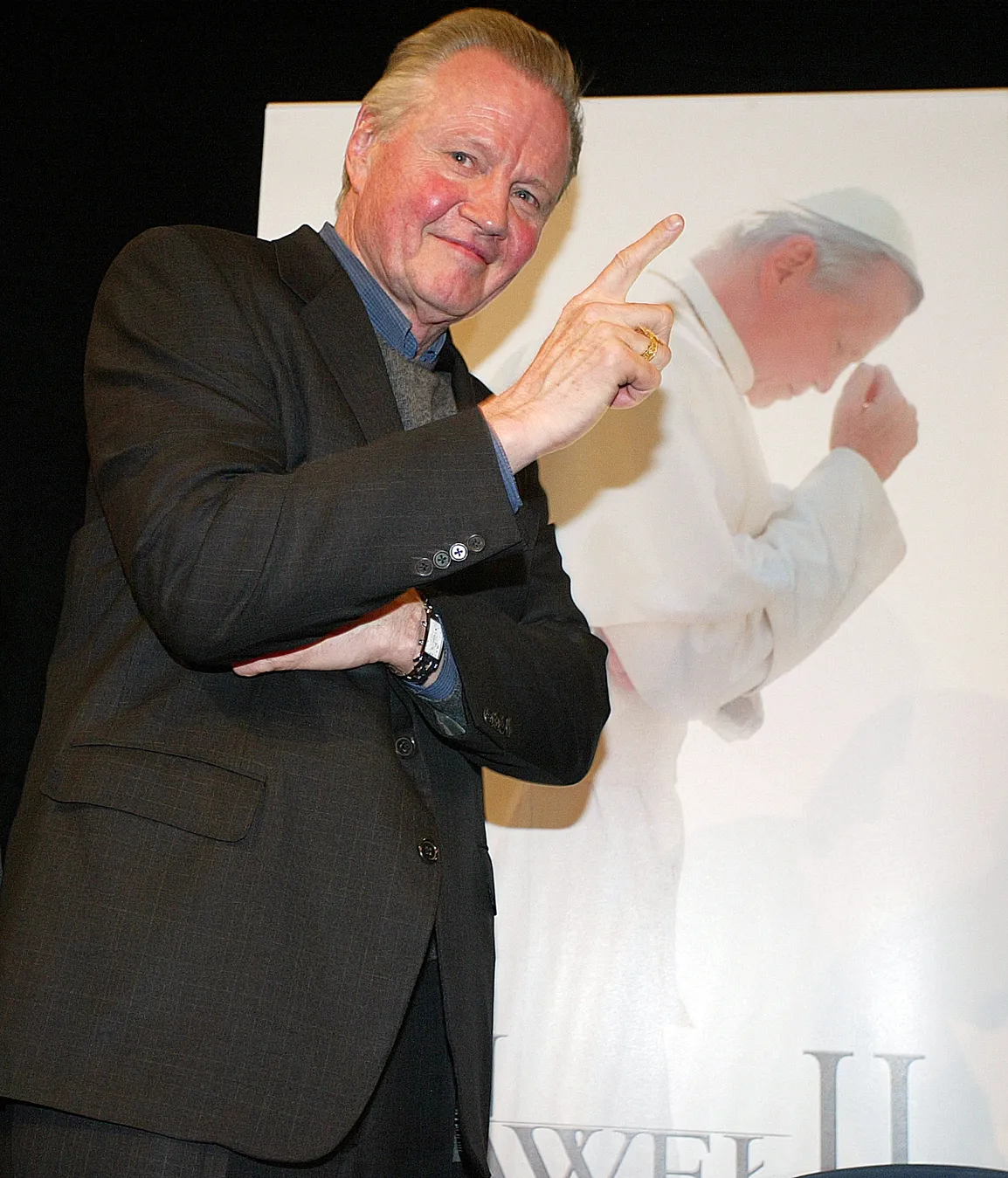 6214226-john-voight-na-premierze-filmu.jpg