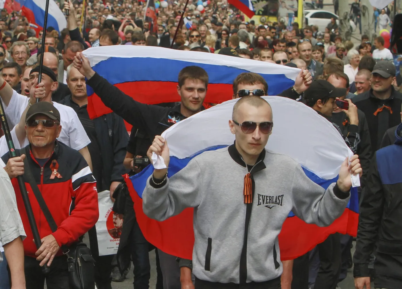 Szturm prorosyjskich separatystów na prokuraturę w Doniecku. WIDEO