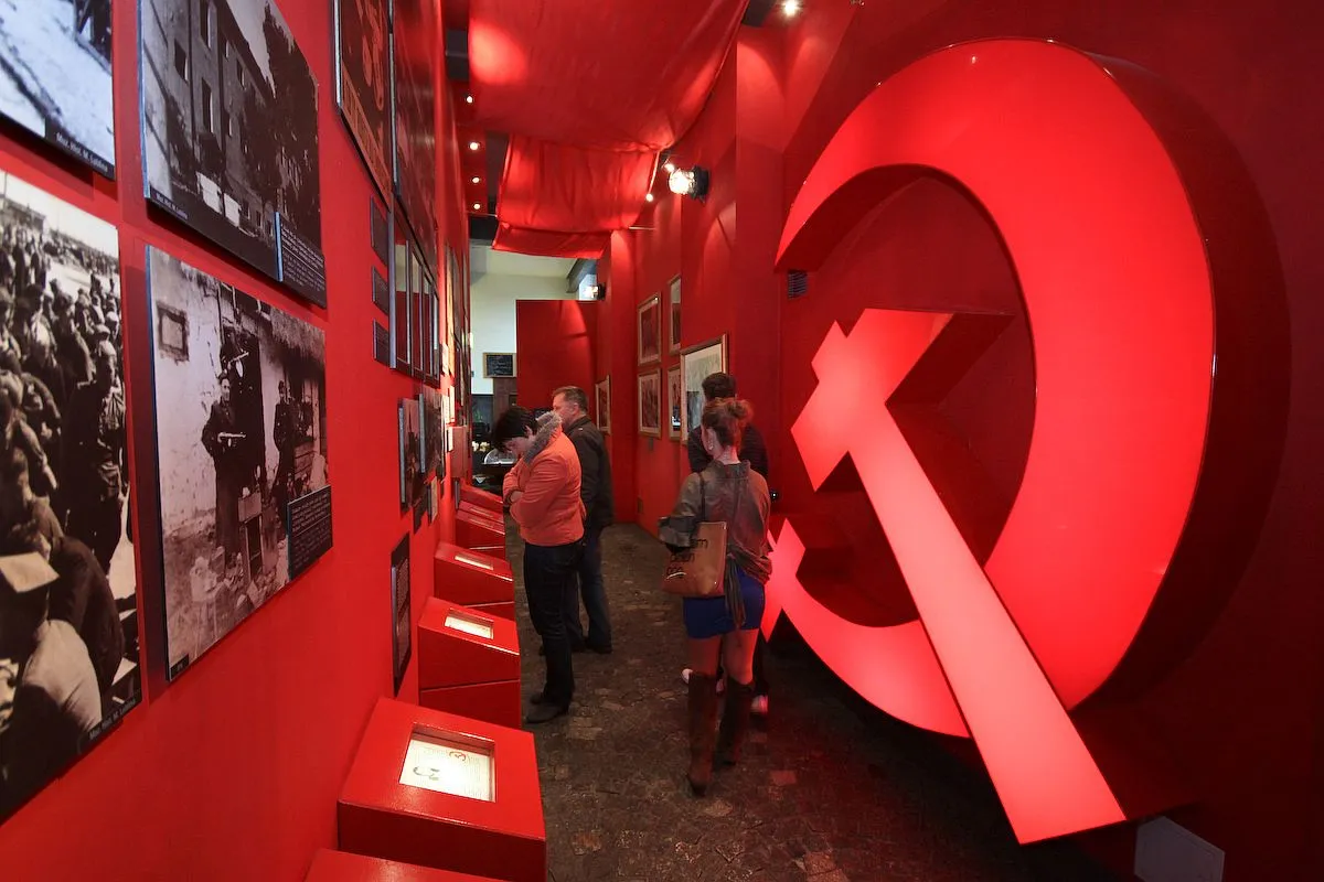 6248473-muzeum-powstania-warszawskiego.jpg