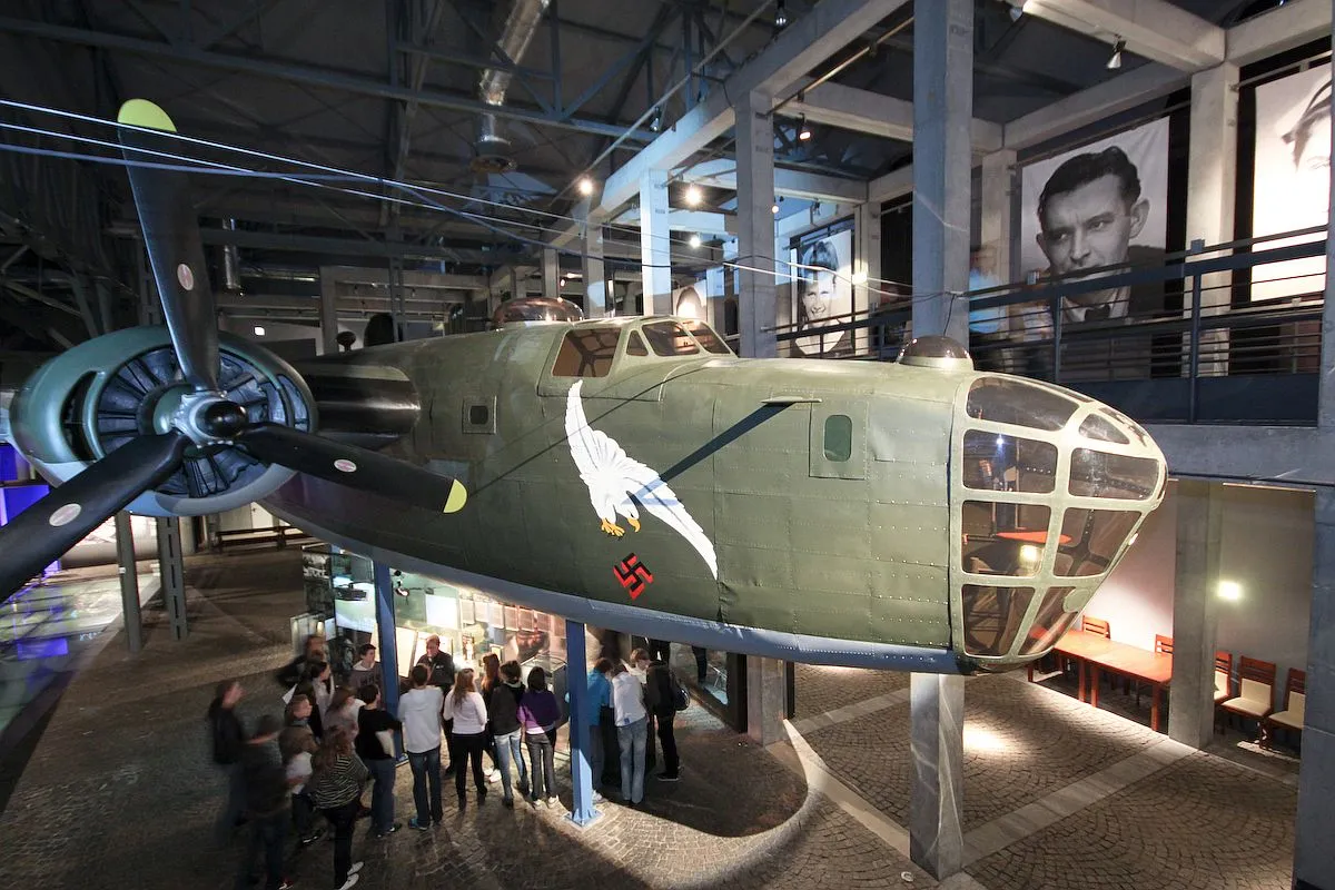 6248647-muzeum-powstania-warszawskiego.jpg