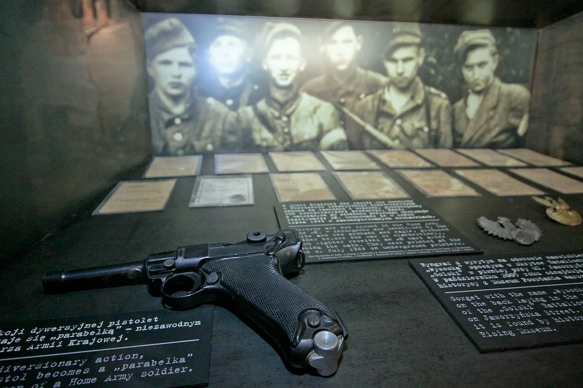 6248821-muzeum-powstania-warszawskiego.jpg