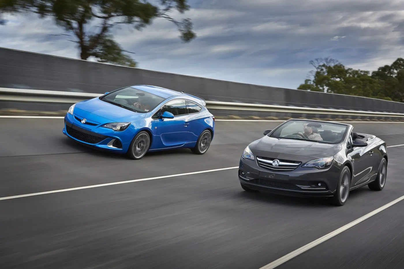 6278139-holden-astra-vxr-cascada-290262.jpg