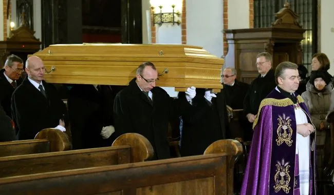 5964449-pogrzeb-zbigniewa-romaszewskiego.jpg