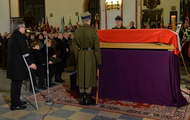 5964344-pogrzeb-zbigniewa-romaszewskiego.jpg