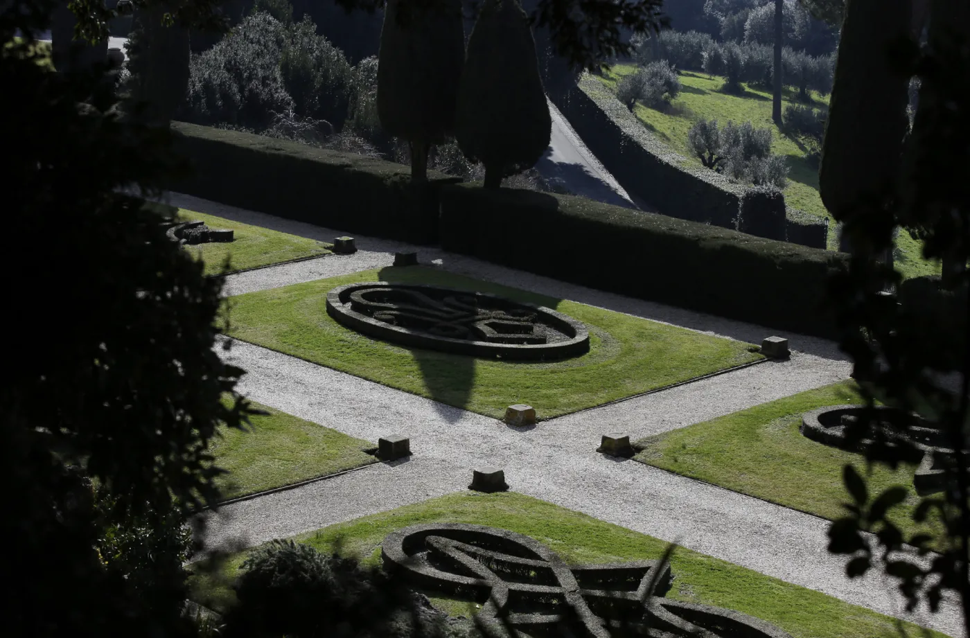 6068444-castel-gandolfo-papiez-watykan.jpg