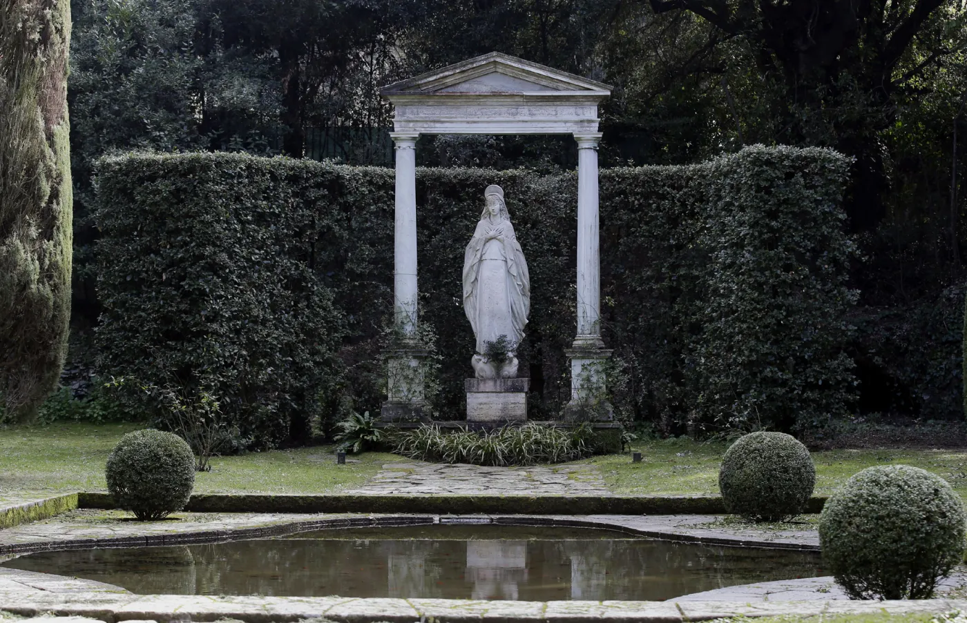 6068587-castel-gandolfo-papiez-watykan.jpg