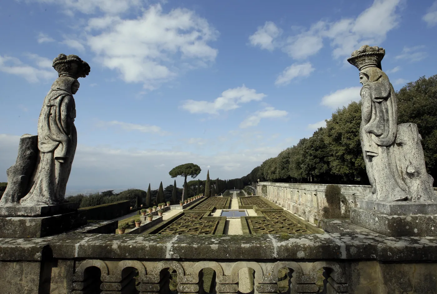 6068819-castel-gandolfo-papiez-watykan.jpg