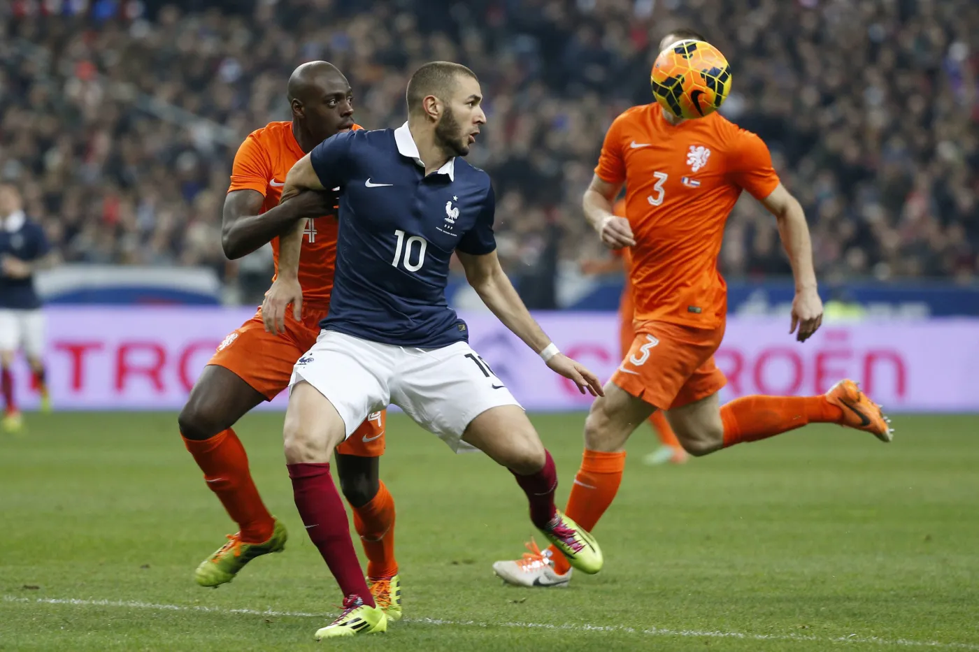 Karim Benzema (w ciemnej koszulce)