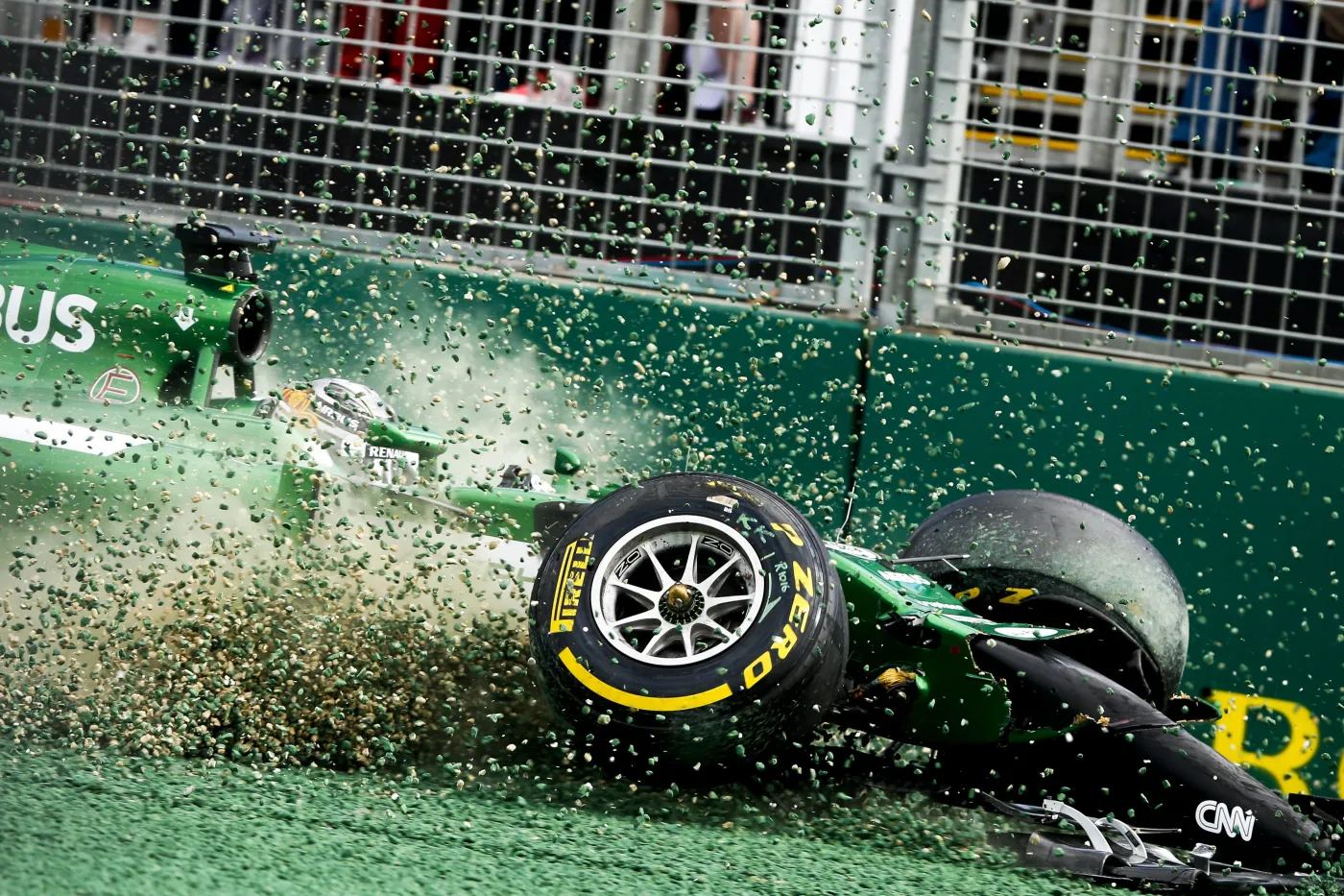 6057688-kamui-kobayashi-rozbil-bolid-tuz.jpg