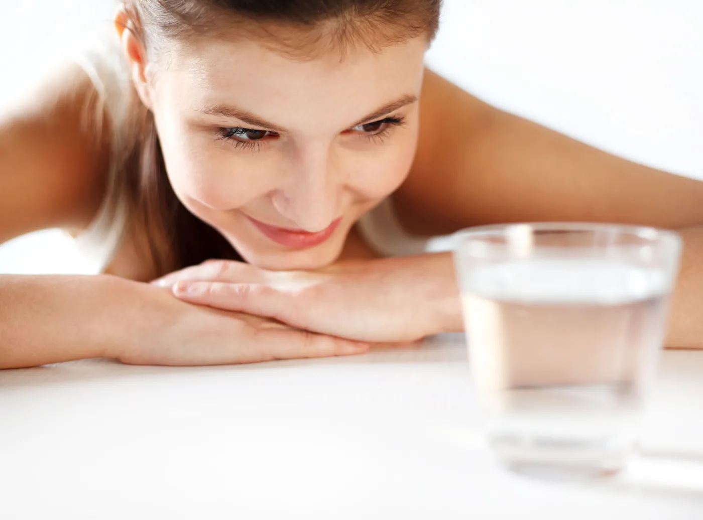 Woda wspomaga odchudzanie? Raczej nie...