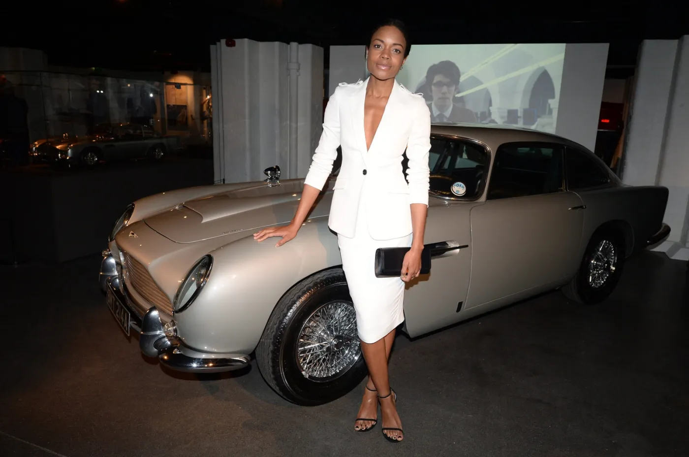 Naomie Harris i Austin Martin DB5