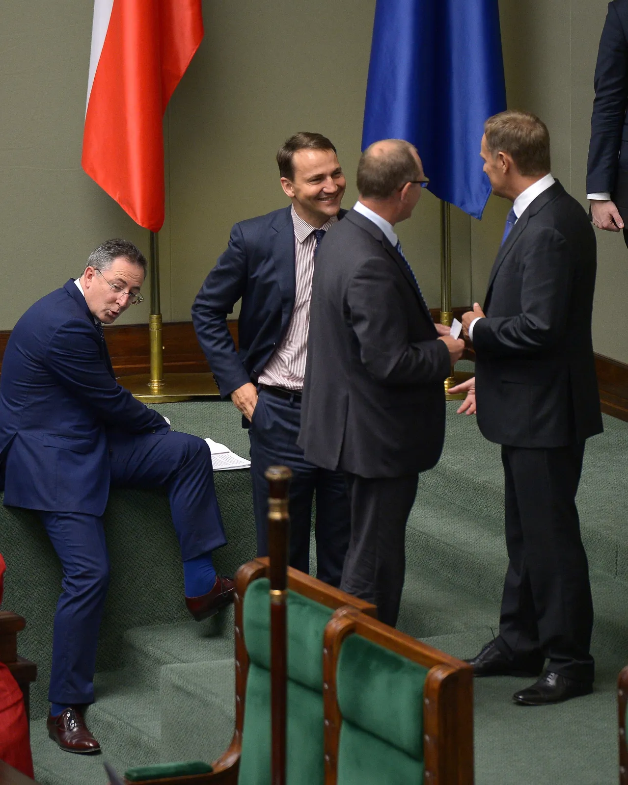 6547690-w-sejmie-odbyla-sie-debata-nad.jpg