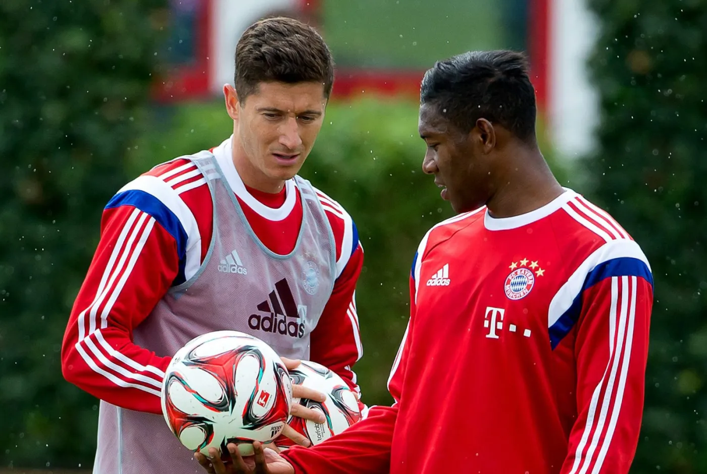 Robert Lewandowski i David Alaba na treningu