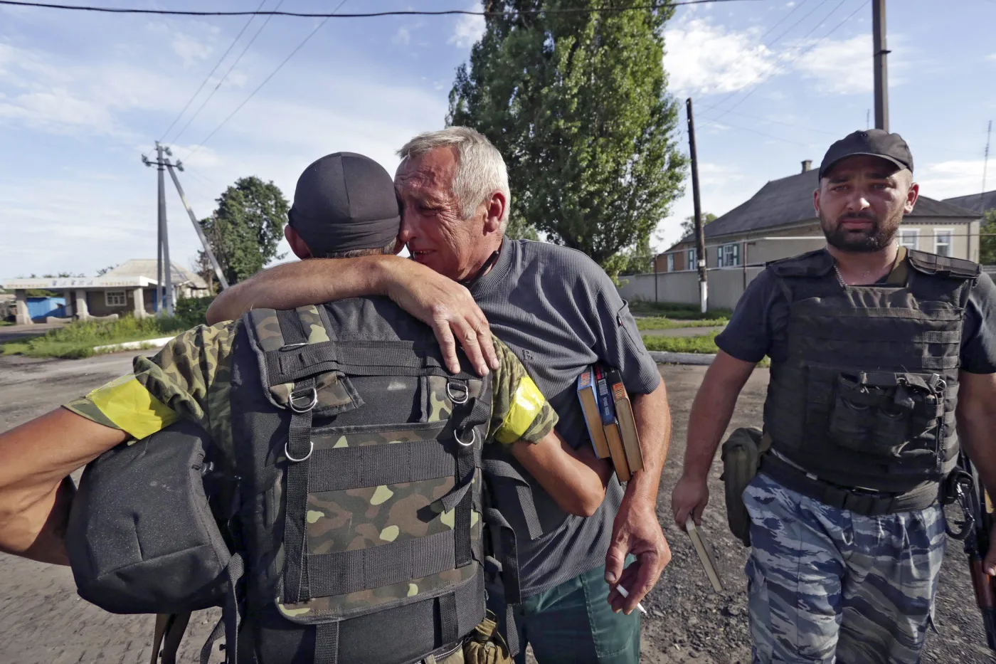 Ukraińscy żołnierze witani przed cywilów