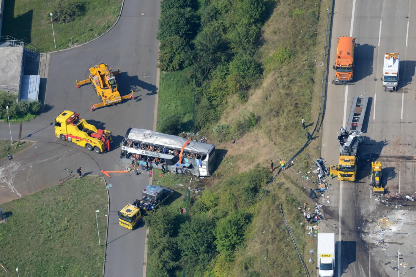 Tragedia na niemieckiej autostradzie. Polski autokar zmiażdżył mikrobus