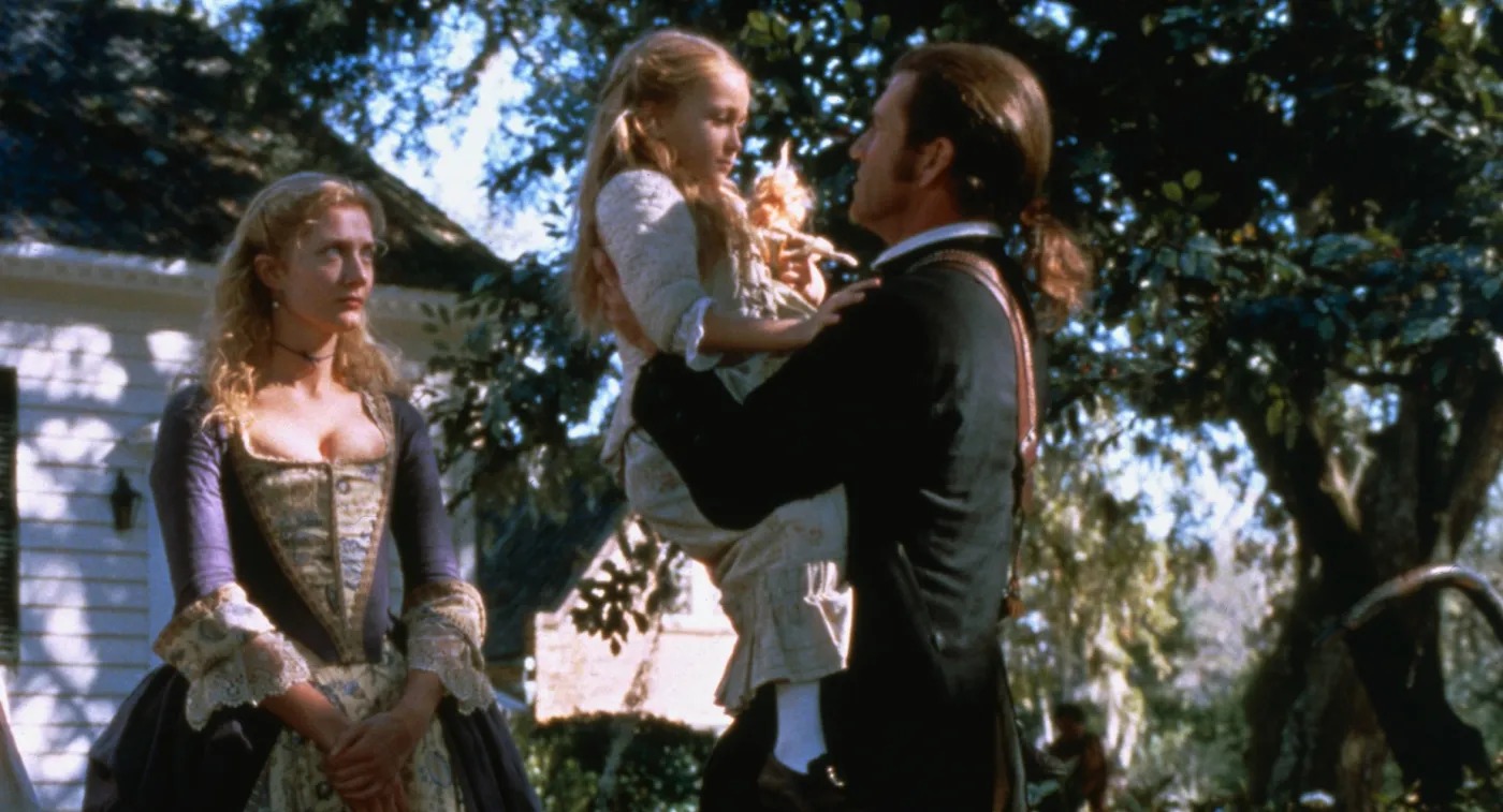 6592424-skye-mccole-bartusiak-w-filmie.jpg
