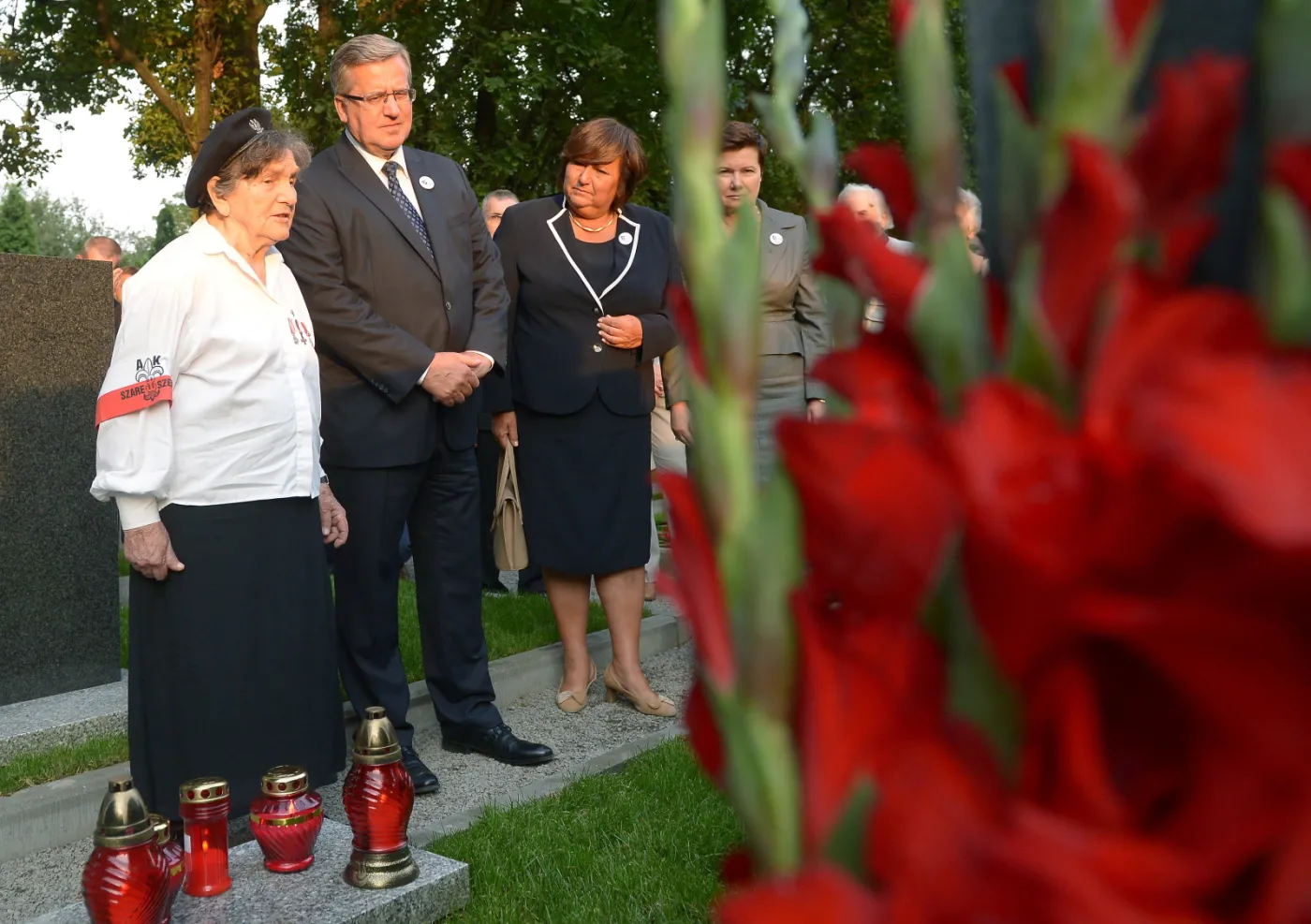 Prezydent Bronisław Komorowski na wolskim cmentarzu