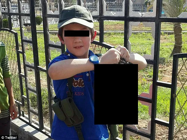Fotografia chłopca opublikowana przez jego ojca na Twitterze
