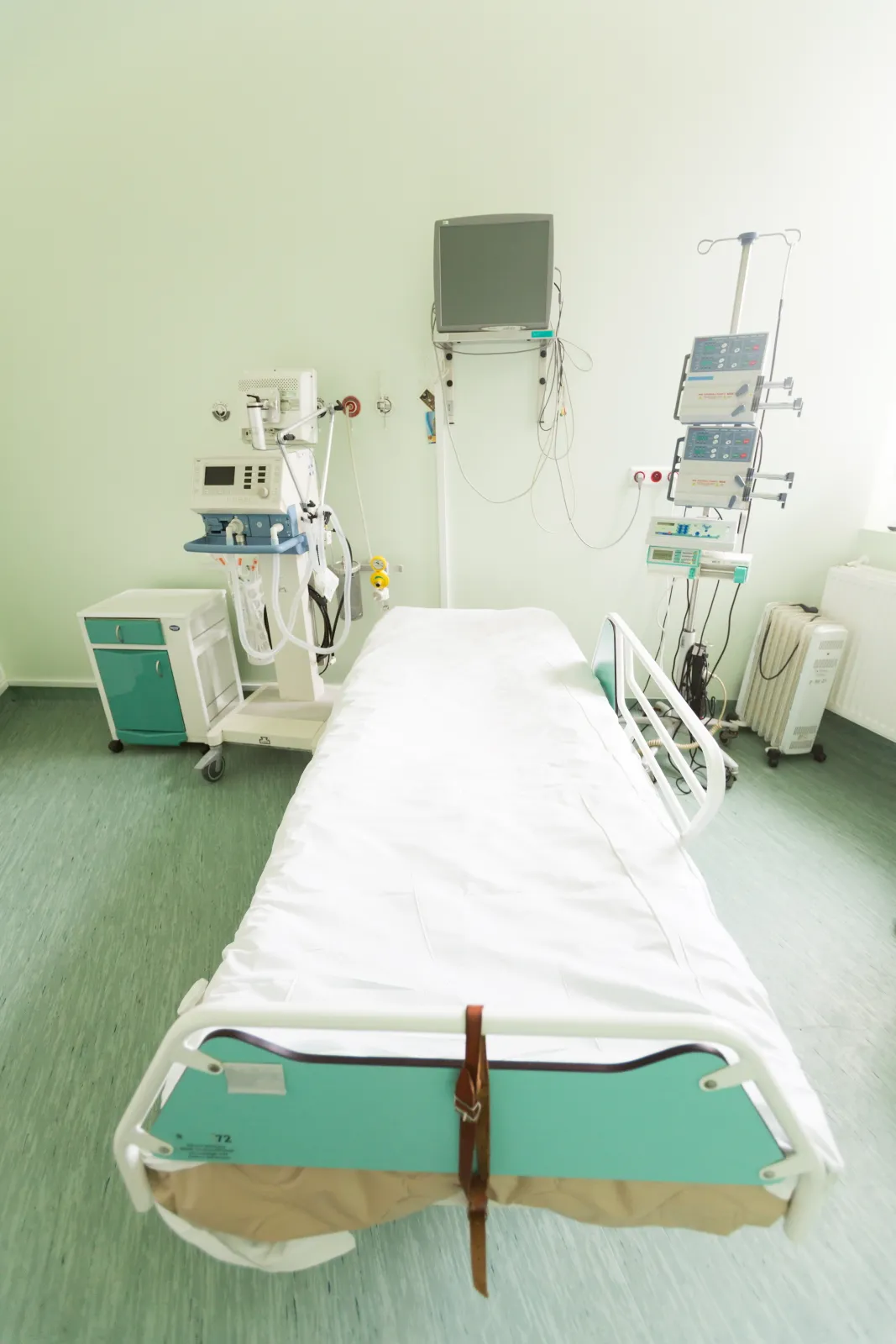 6671050-wirus-ebola-szpital-uniwersytecki.jpg