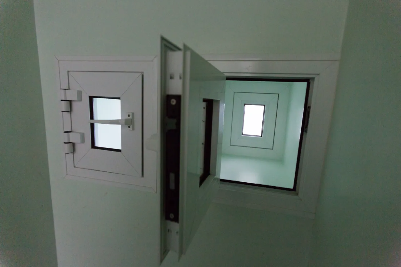 6671165-wirus-ebola-szpital-uniwersytecki.jpg