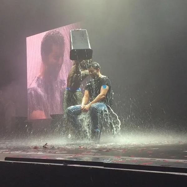 6724245-drake-als-ice-bucket-challenge.jpg