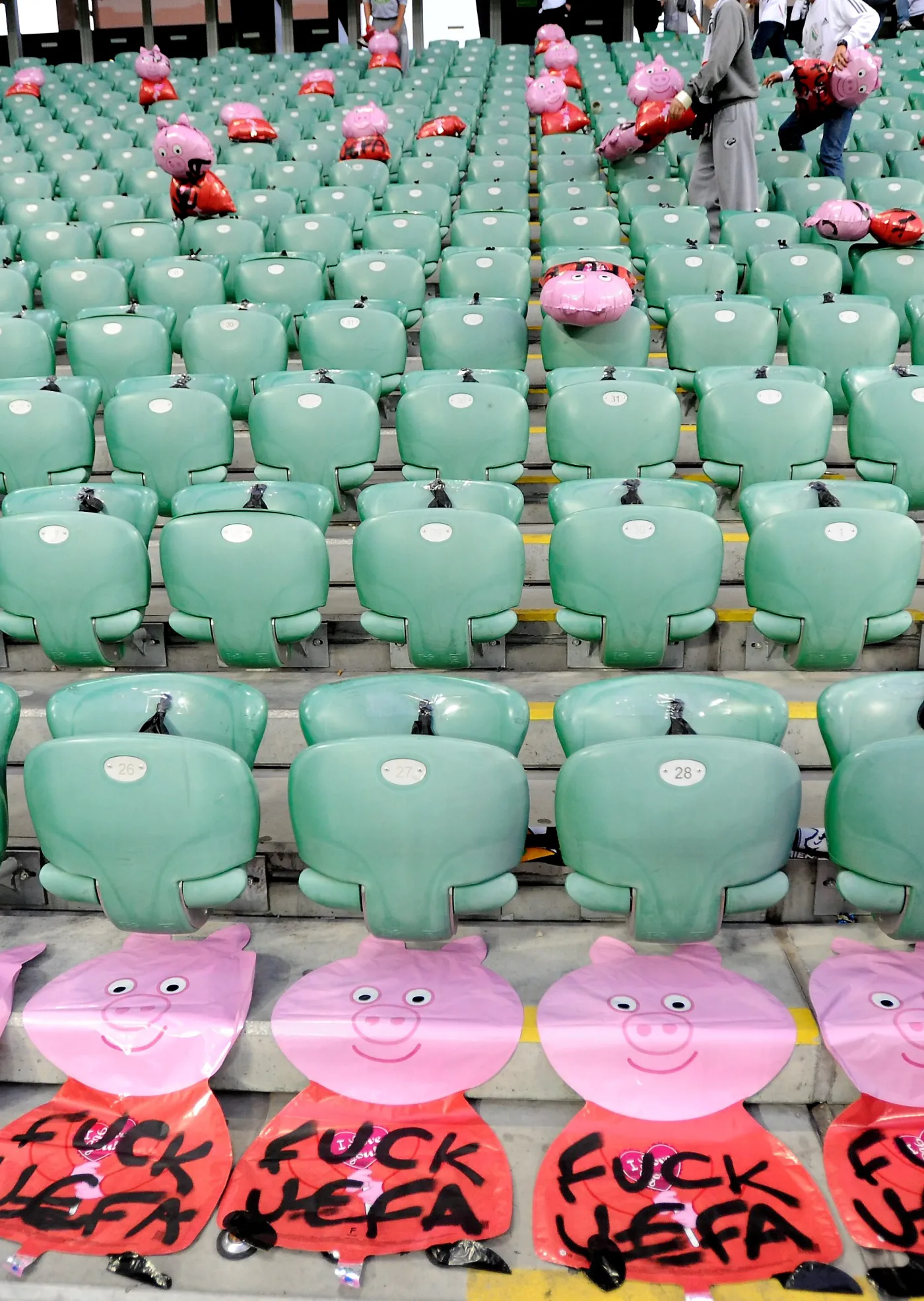 6729416-legia-znow-zostanie-ukarana-przez.jpg