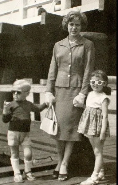 6737193-donald-tusk-jako-dziecko-z-mama.jpg