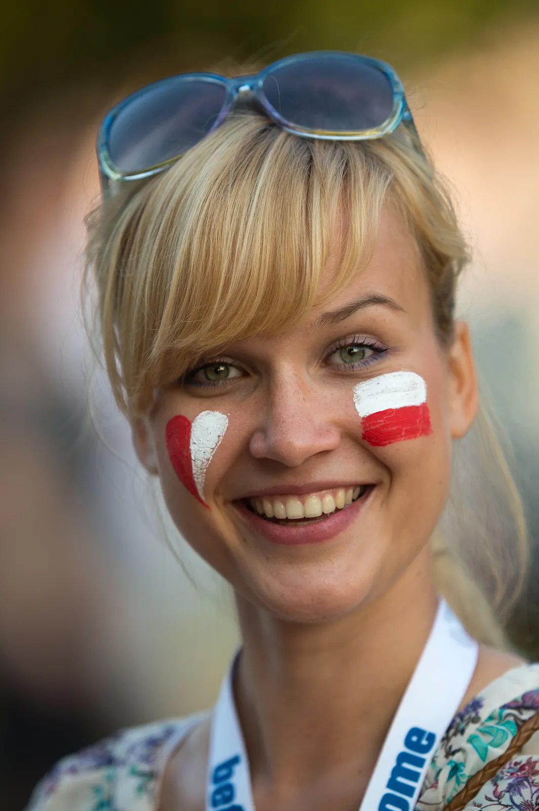 6767322-polska-fanka-przed-meczem-grupy.jpg