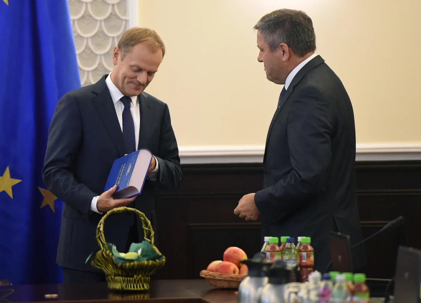 6779585-ostatnie-posiedzenie-rzadu-przed.jpg