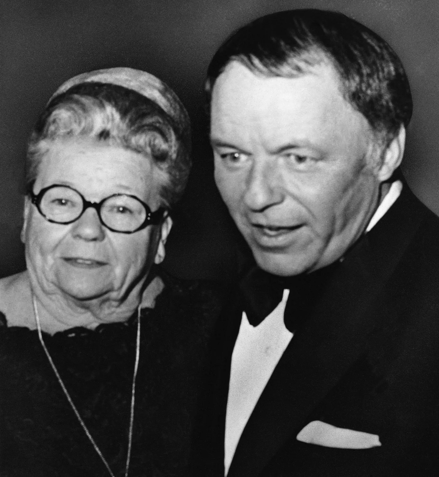 6339433-frank-sinatra-i-jego-matka-dolly.jpg