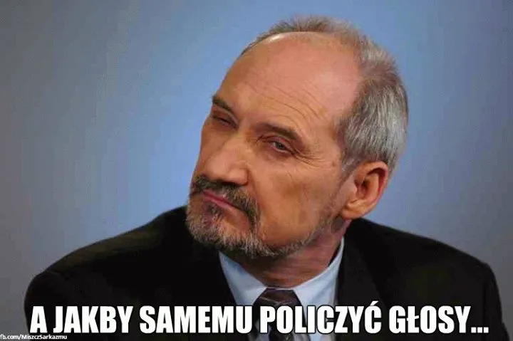 Tłuste nóżki Hofmana i Zdrojewski uciekający przed chamami [MEMY]