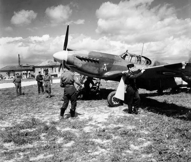 6390945-ladowanie-aliantow-w-normandii.jpg