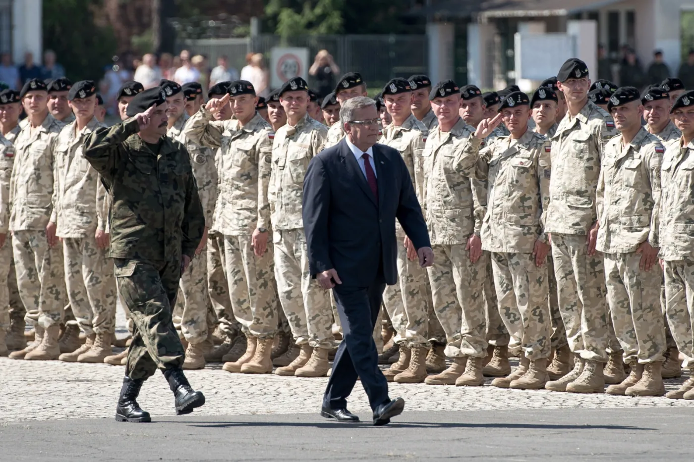 6402911-prezydent-bronislaw-komorowski.jpg