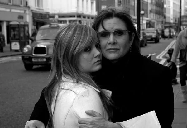 Billie Lourd z mamą Carrie Fisher
