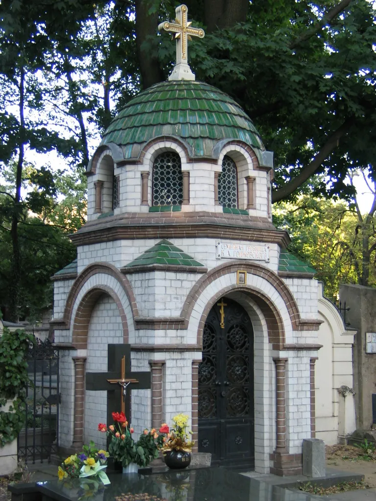 7010907-grobowiec-gojzewskiego-na-starym.jpg