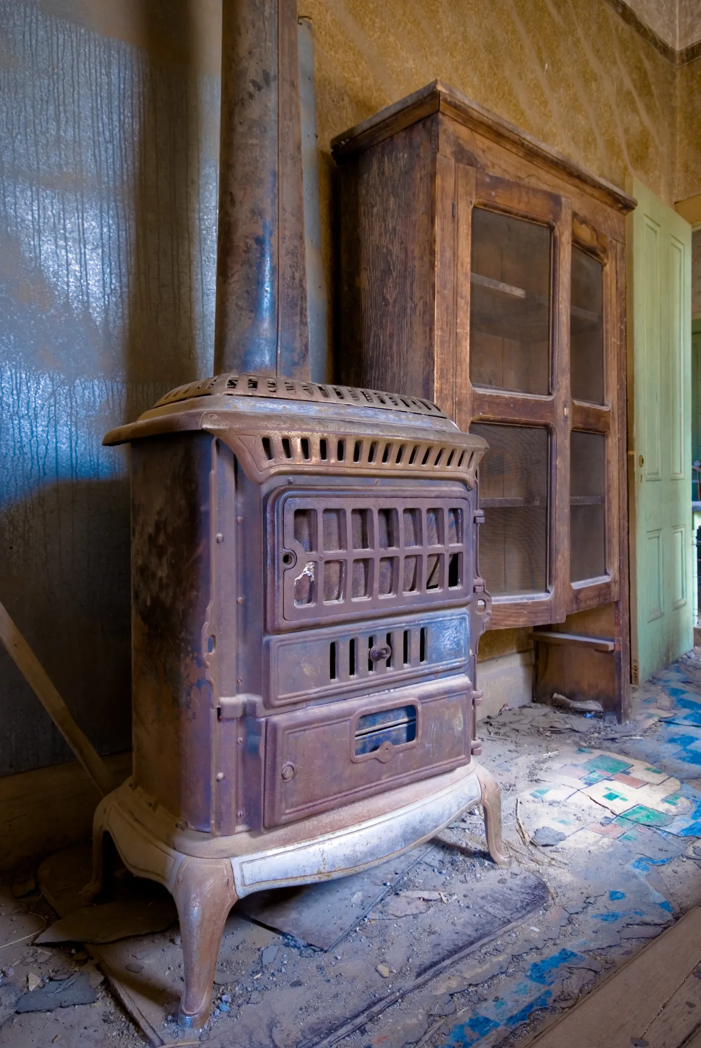 7012278-bodie-miasto-duchow-kalifornia.jpg