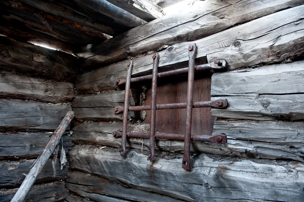 7043366-indigirski-edukacyjny-oboz-pracy.jpg